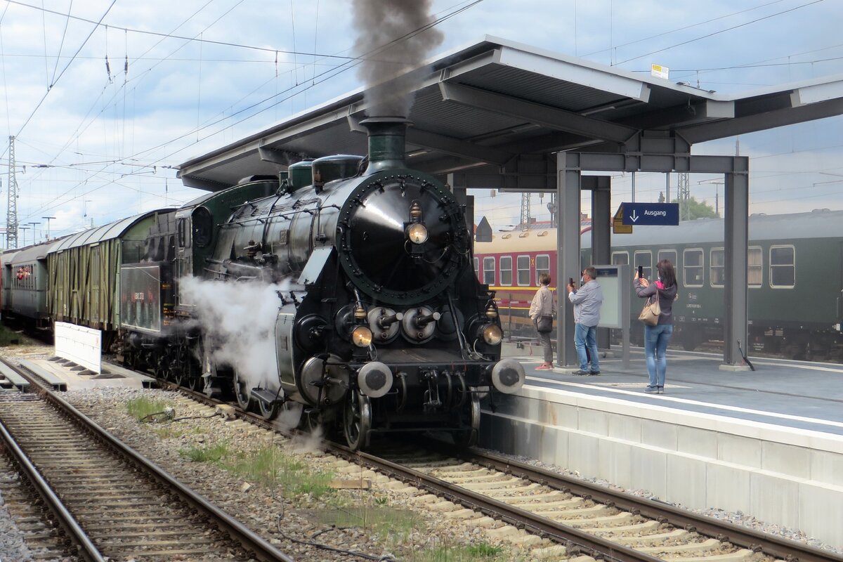 S 3/6 No.3673 macht bei Ankunft in N�rdlintgen am 26 Mai 2022 kraftig Dampf.