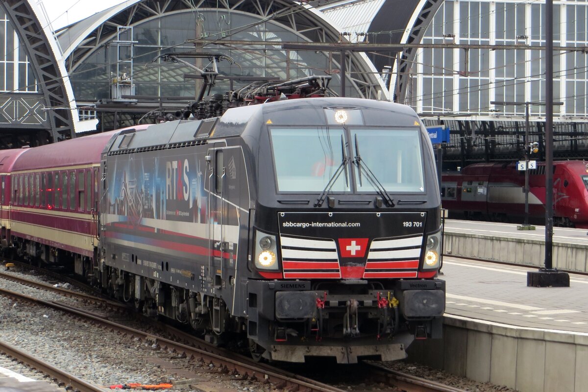 SBBCI 193 701 steht mit ein nachtzug am 22 J�nner 2022 in Amsterdam Centraal.