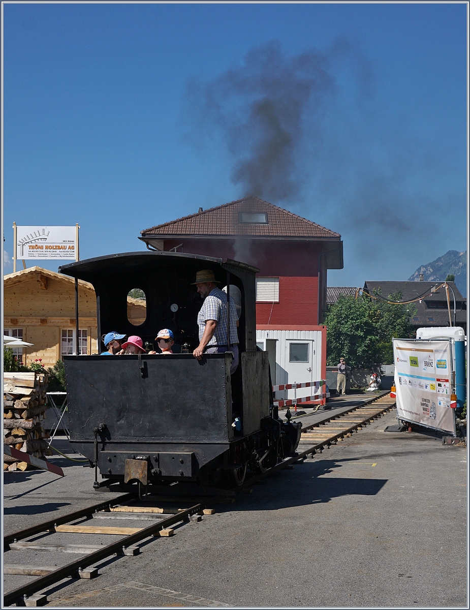 Schweizer Dampftage Brienz 2018: Die kleine G 2/2 Ticino von Martin Horat bot für gross und Klein Führerstandfahren an.
30. Juni 2018