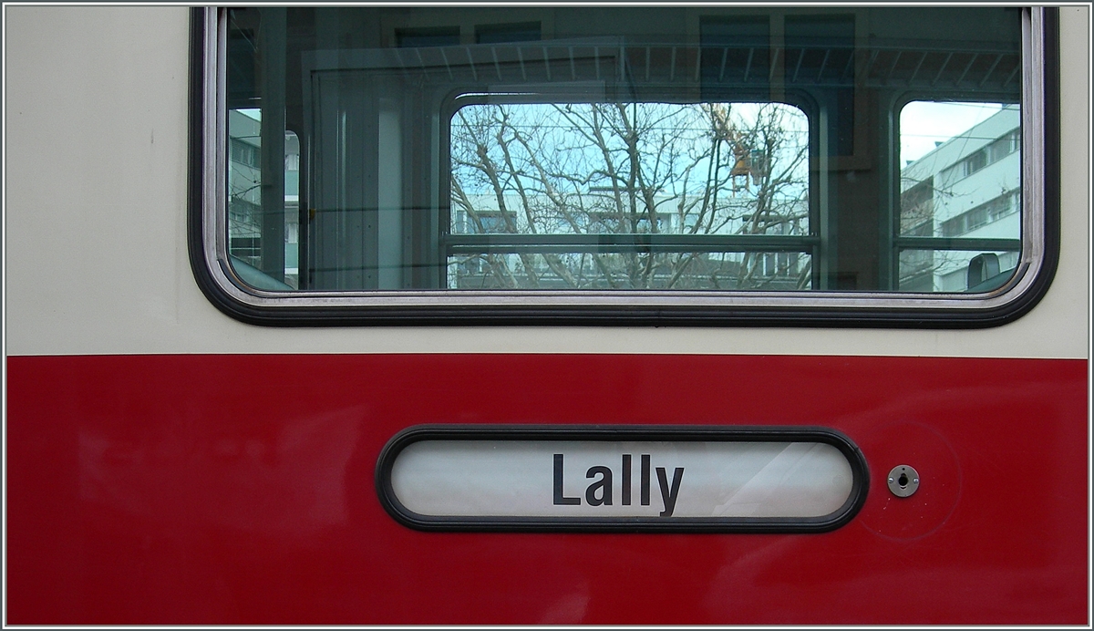 Sein Ziel Lally hat der BDeh 2/4 75 am 14. Dez. 2015 nicht erreicht - ob er wieder repariert werden wird ist Angesichts der kurz vor dem Einsatz stehenden ABDeh 2/6 mehr als fraglich.
10.2.2016