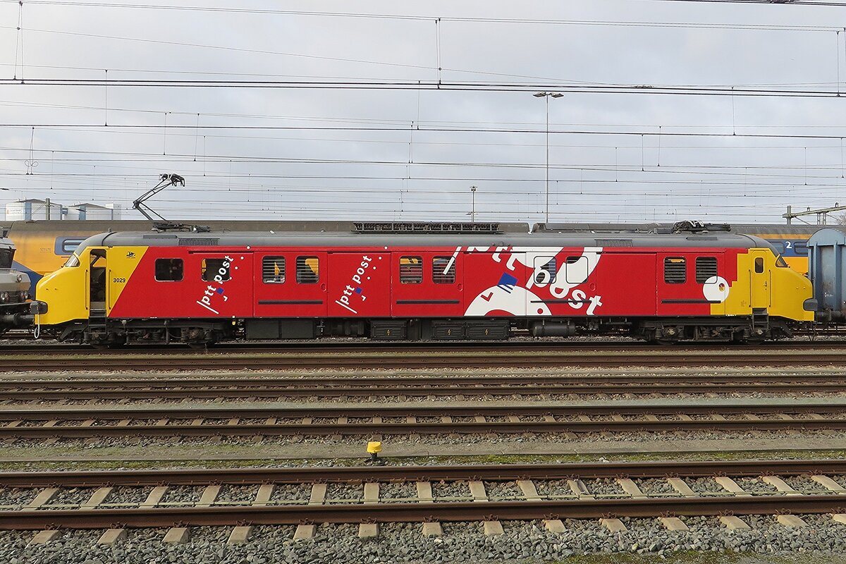Seitenblick auf Mp 3029 von 2454CREW in Roosendaal am 18 Februar 2023.