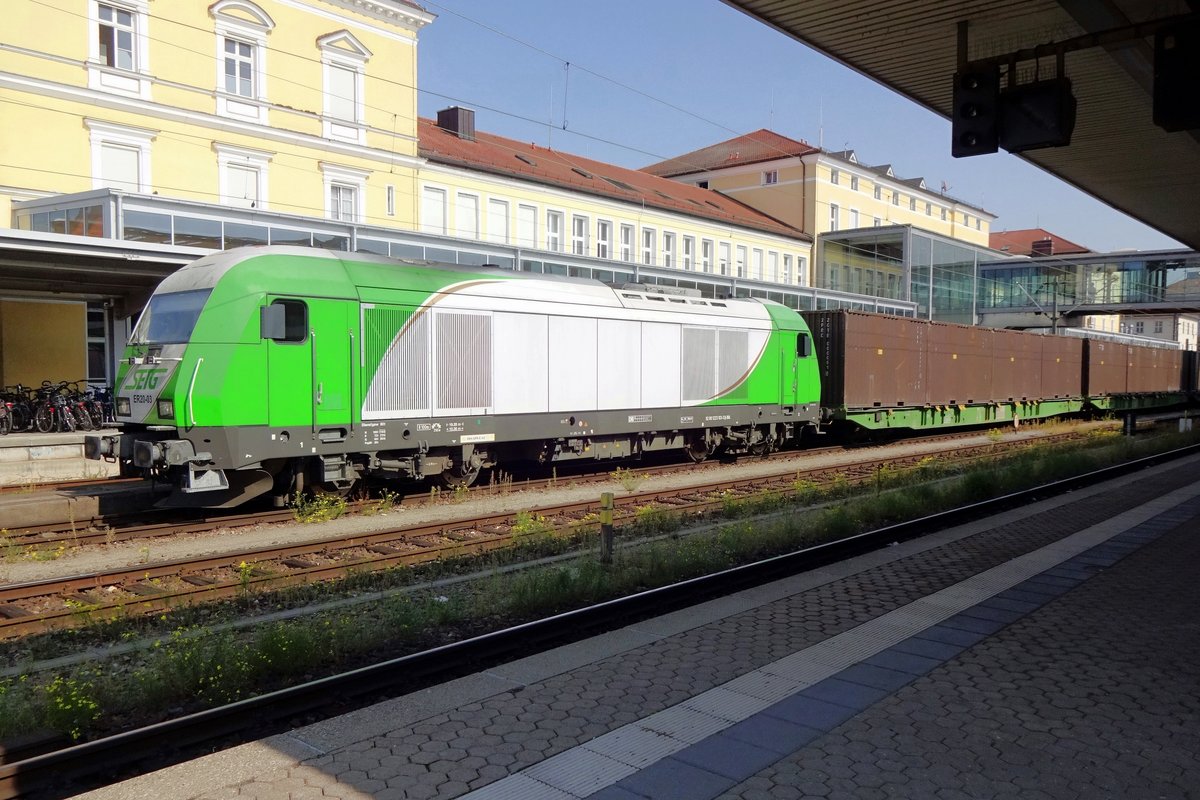 SETG ER20-03 meldet sich mit Containerzug am 22 September 2020 in Regensburg Hbf, gerade bevor den Stellwwerkstörung alle Zugverkehr mehr als eine Stünde stornierte.