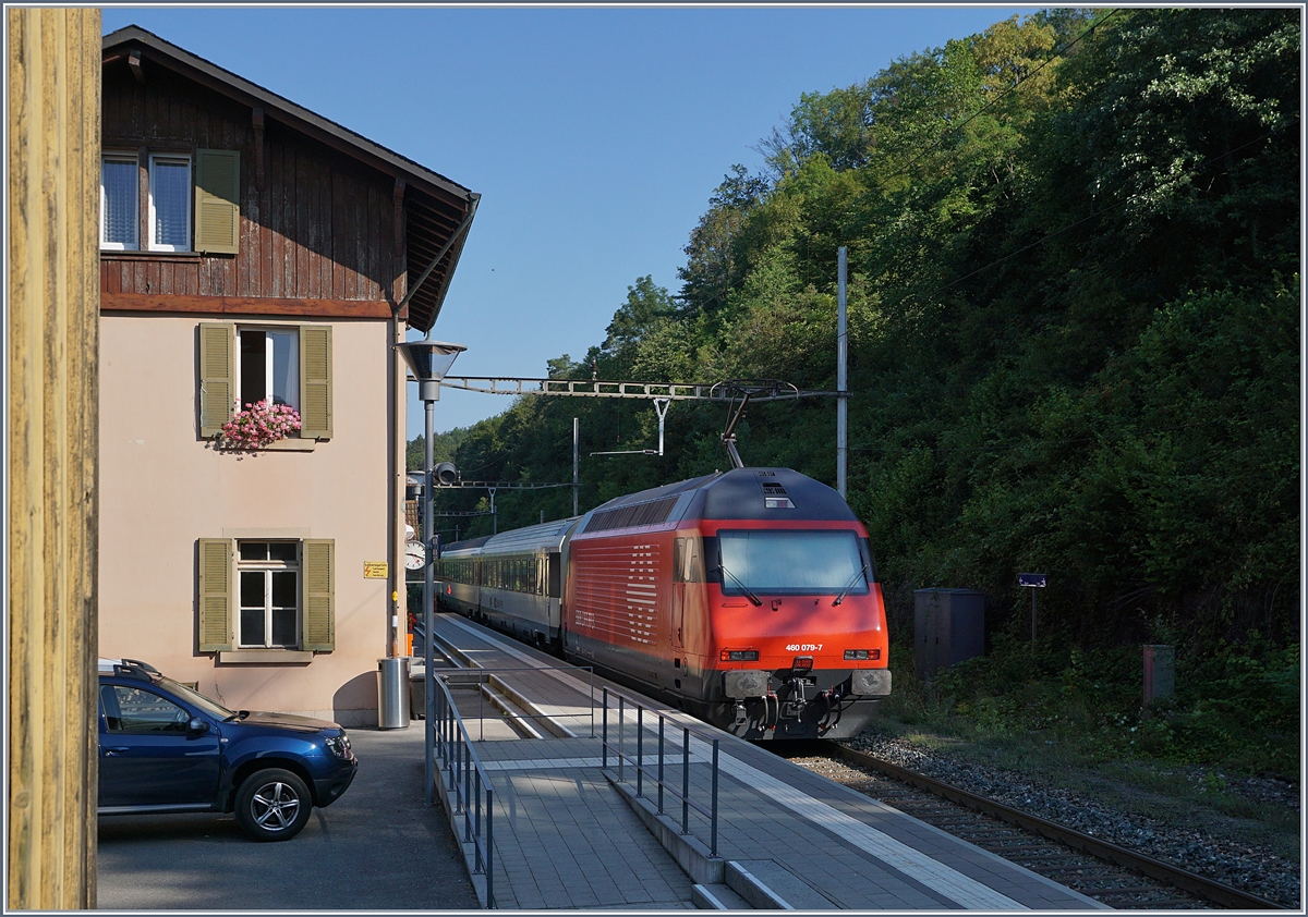 Sommerfahrplan 2018: Die SBB Re 460 079-7 schiebt ihren IC6 10160 in Sommerau Richtung Basel SBB. 
18. Juli 2018