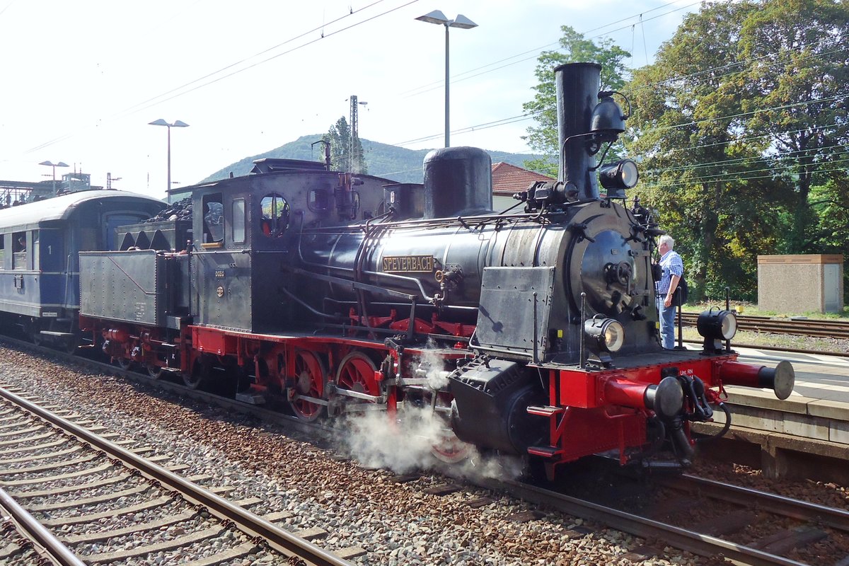SPEYERBACH steht am 31 Mai 2014in Neustadt (Weinstrasse) w�hrend das Dampfspektakel in 2014.