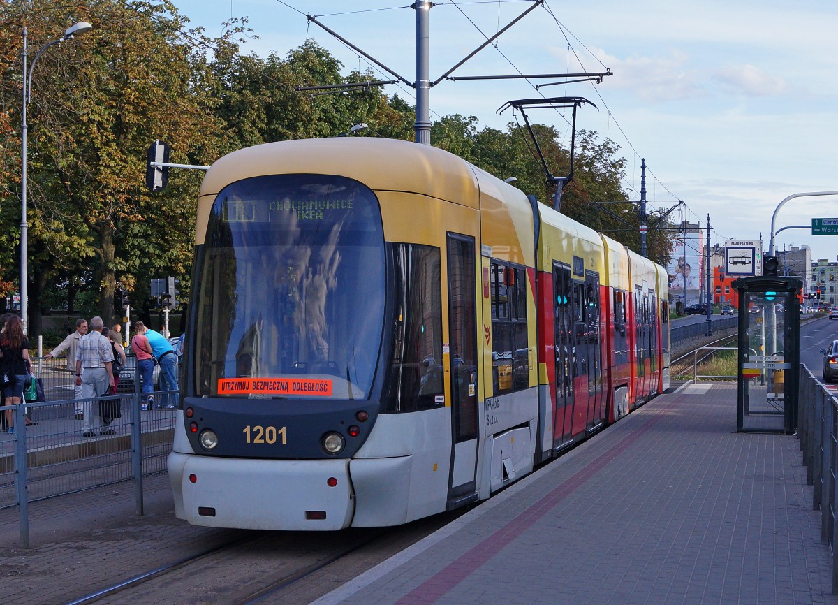 STRASSENBAHNBETRIEBE IN POLEN
Strassenbahn LODZ
Niederflurgelenkwagen Nr. 1201 des Typs Bombardier Cityrunner
aufgenommen am 20. August 2014 
Foto: Walter Ruetsch