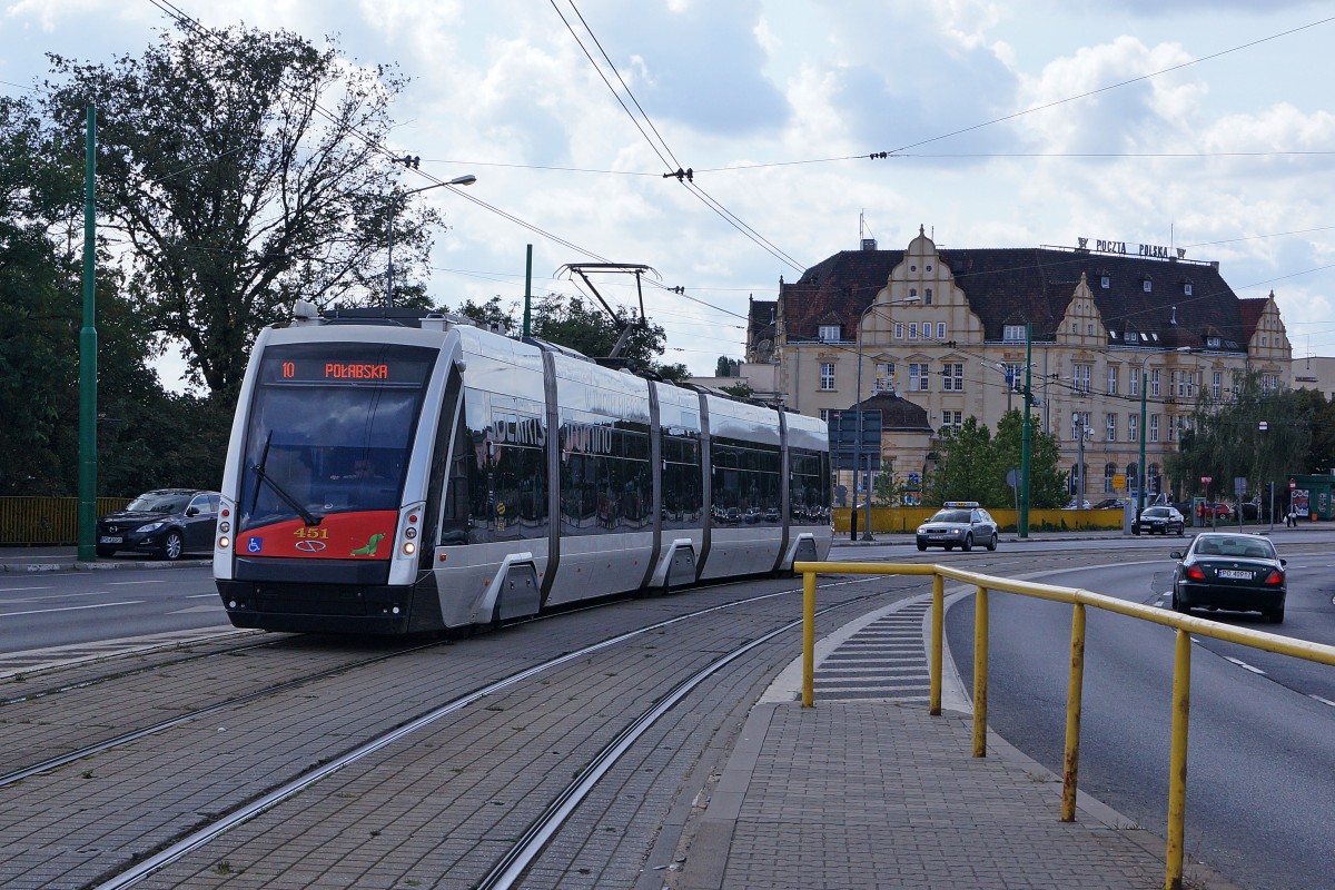STRASSENBAHNBETRIEBE IN POLEN
Strassenbahn POSEN
Niederflurgelenkwagen Nr. 451 des Typs Solaris Tramino RT6N1
aufgenommen am 17. August 2014 
Foto: Walter Ruetsch