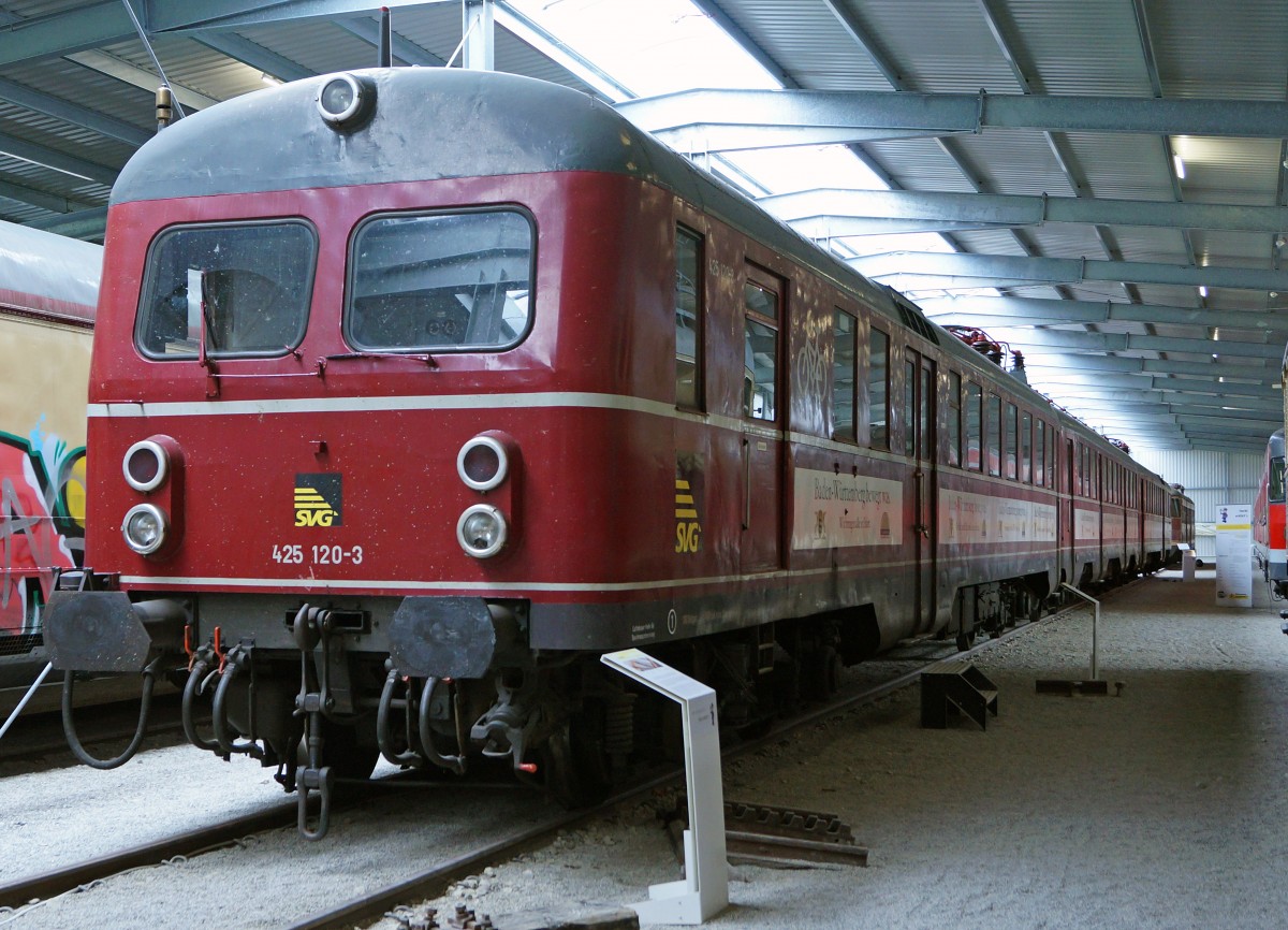 SVG ET 425: Der 425 120-3 Pendel von MAN/AEG (1935), wurde am 25. April 2015 in der Eisenbahn Erlebniswelt Horb am Neckar aufgenommen. 
Foto: Walter Ruetsch