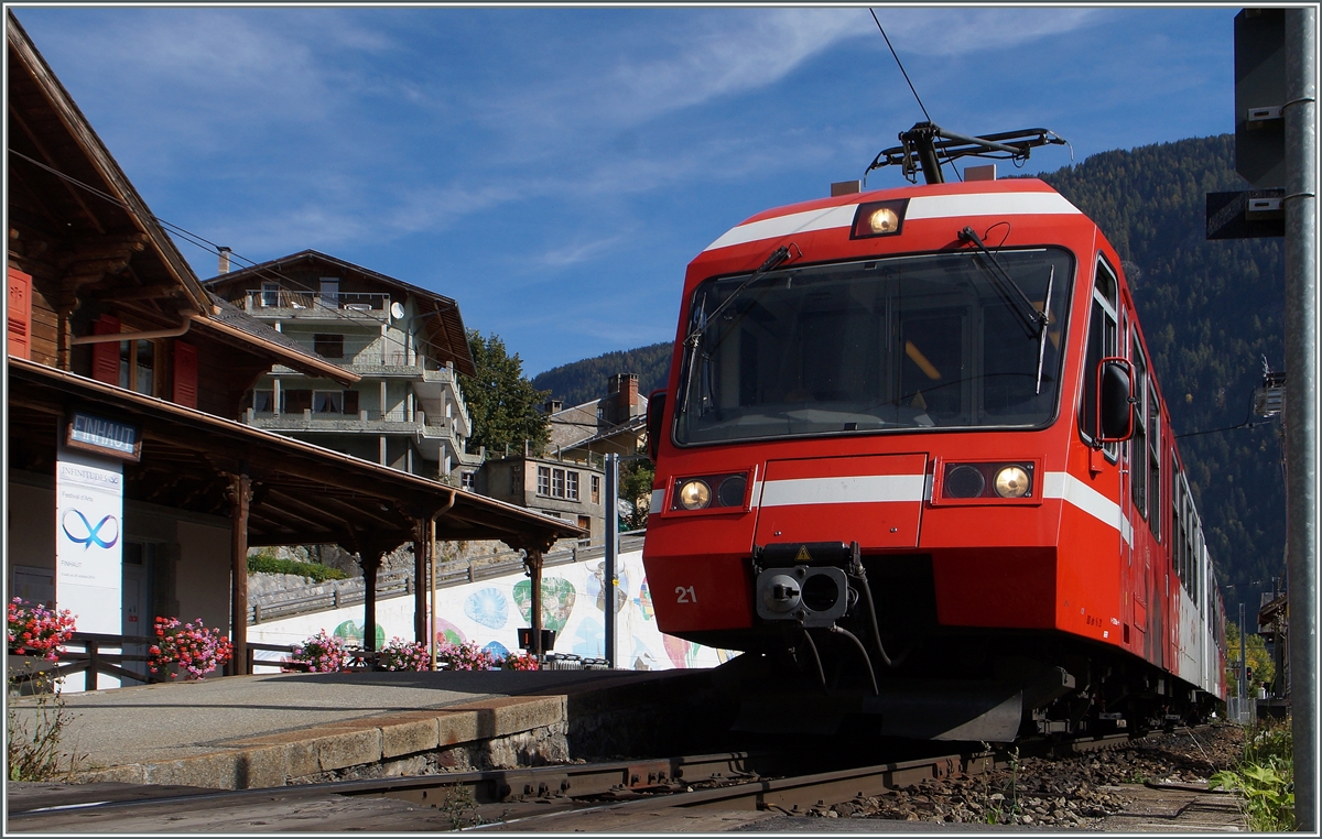 TMR (M-C) BDeh 4/8 21 (SNCF Z800 UIC N� 90 85 838 0821-1 CH-TMRSA) in Finhaut. 
03. Oktober 2014