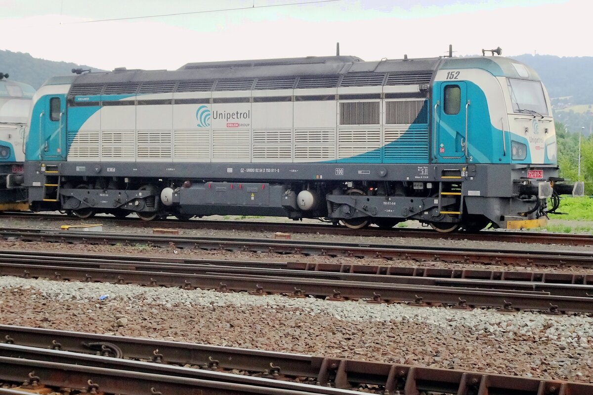 UniPetrol Doprava 753 611 steht am 20 Juni 2022 in De�in hl.n. abgestelt. 