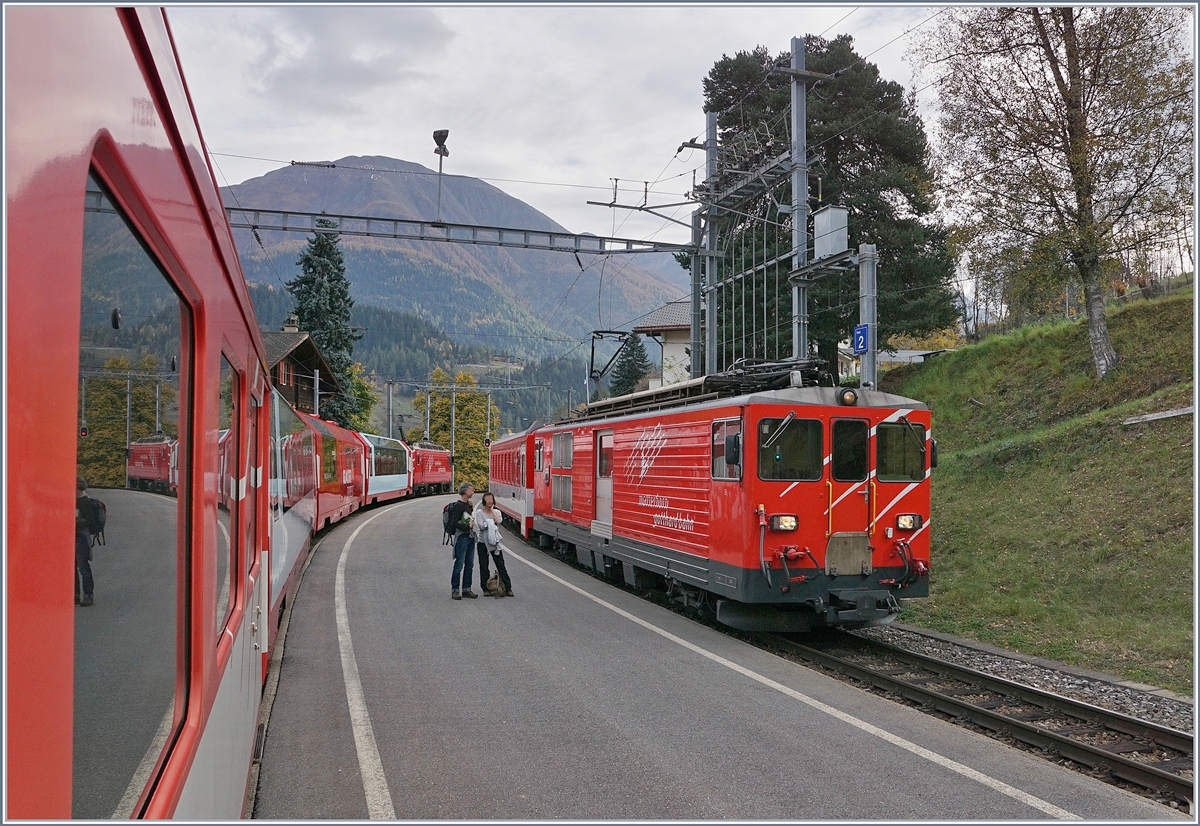 Unser MGB Zug nach Brig kreuzt in Fiesch einen Gegenzug, welcher von einem Deh 4/4 gezogen wird.
21.10.2017
