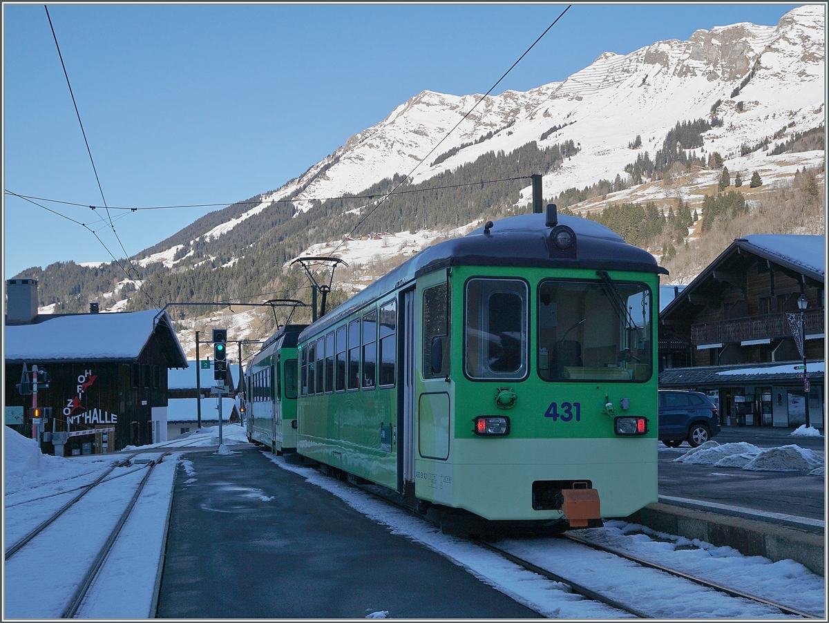 Vom einem ASD BDe 4/4 geführt verlässt der ex BTL Bt 431 Les Diablerets in Richtung Le Sépey. Es ist erstaunlich, wie lange die ex BTL Bt sich hier noch im Betrieb halten.

18. Jan. 2022