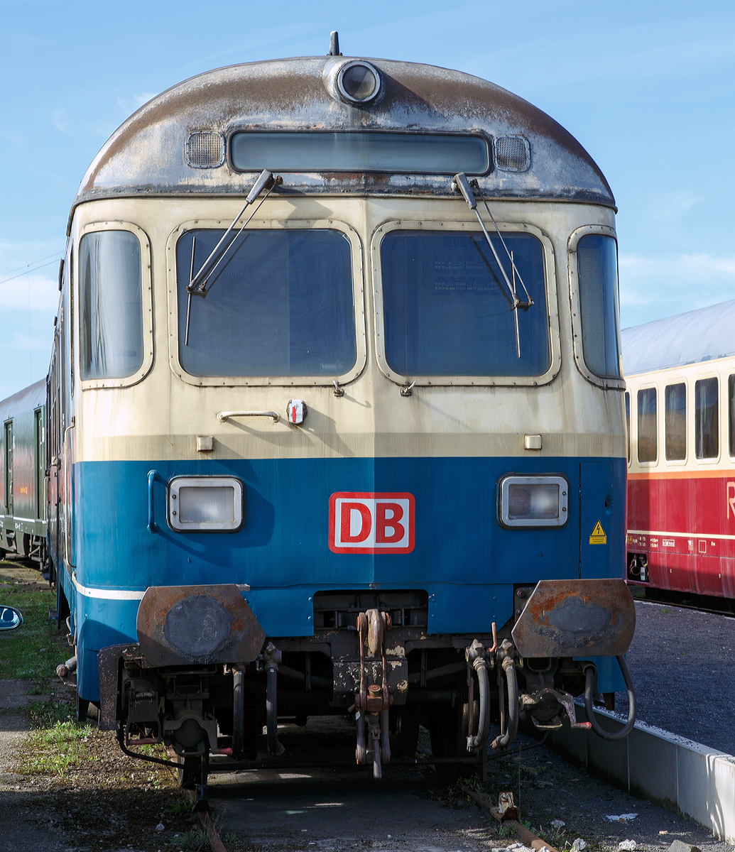 
Von vorne der n-Wagen bzw.  Silberling -Nahverkehrs-Steuerwagen 2. Klasse  Karlsruher Kopf“ BDnrzf 740.2 (D-DB 50 80 82-34 083-9) am 25.03.2017 im DB Museum Koblenz-L�tzel.