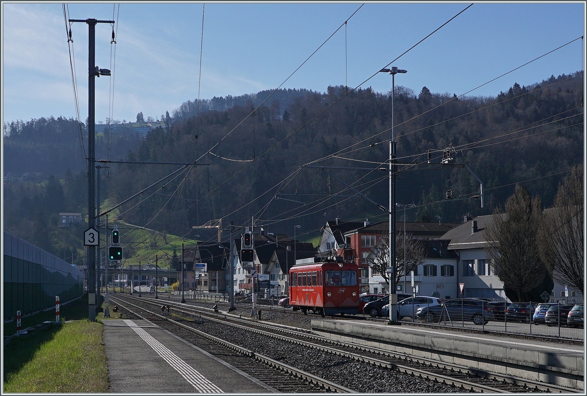 Von Walzenhausen kommend erreicht der AB RhW BDe 1/2 N° 1  Liseli  sein Ziel Rheineck. 

23. März 2021