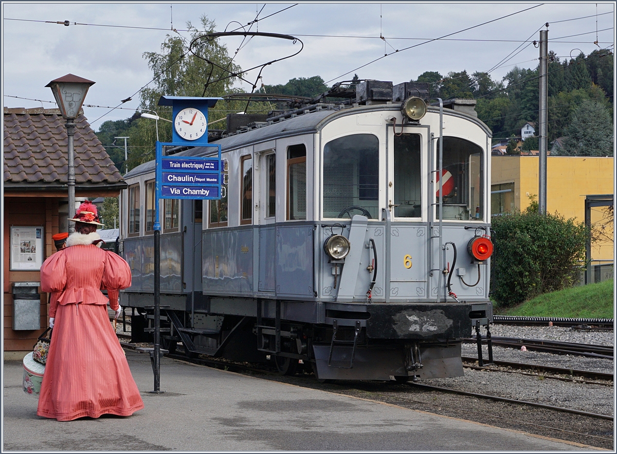 W�hrend auf dem Rochers de Naye 125 Glion - Rochers-de-Naye gefeiert wurde, zeigte sich die B-C in der Belle-Epoque. 
Der MCM BCFe 4/4 N� 6 wartet in Blonay auf die Abfahrt Richtung Chamby.
17. Sept. 2017