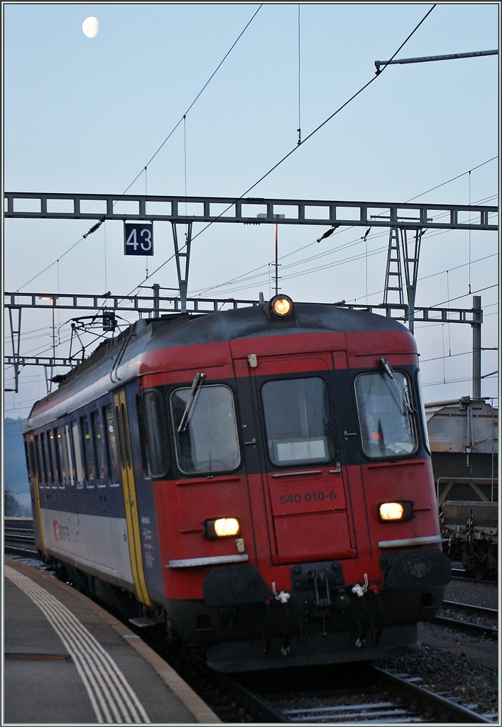 Während einigen Jahren besorgte ein ein solo fahrender RBe 4/4 fünf Zugspaare zu den  Spitzenzeiten  im Regionalverkehr zwischen Palézieux und Romont. 
Seit dem Fahrplanwechsel vom Dez. 2012 verkehren nur noch zwei Domino Züge in Lastrichtung.
RBe 540 010-6 in Palézieux am 12. März 2012