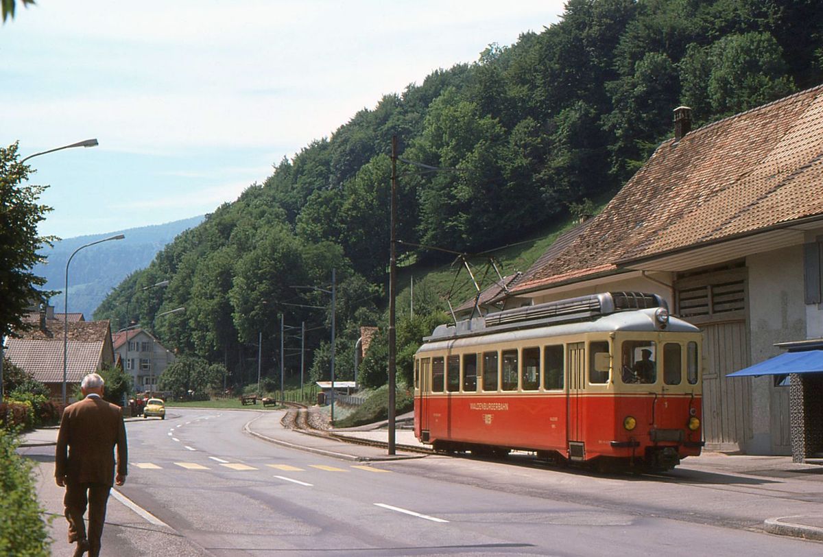 Waldenburgerbahn Triebwagen 1 in Oberdorf, 3.August 1976 