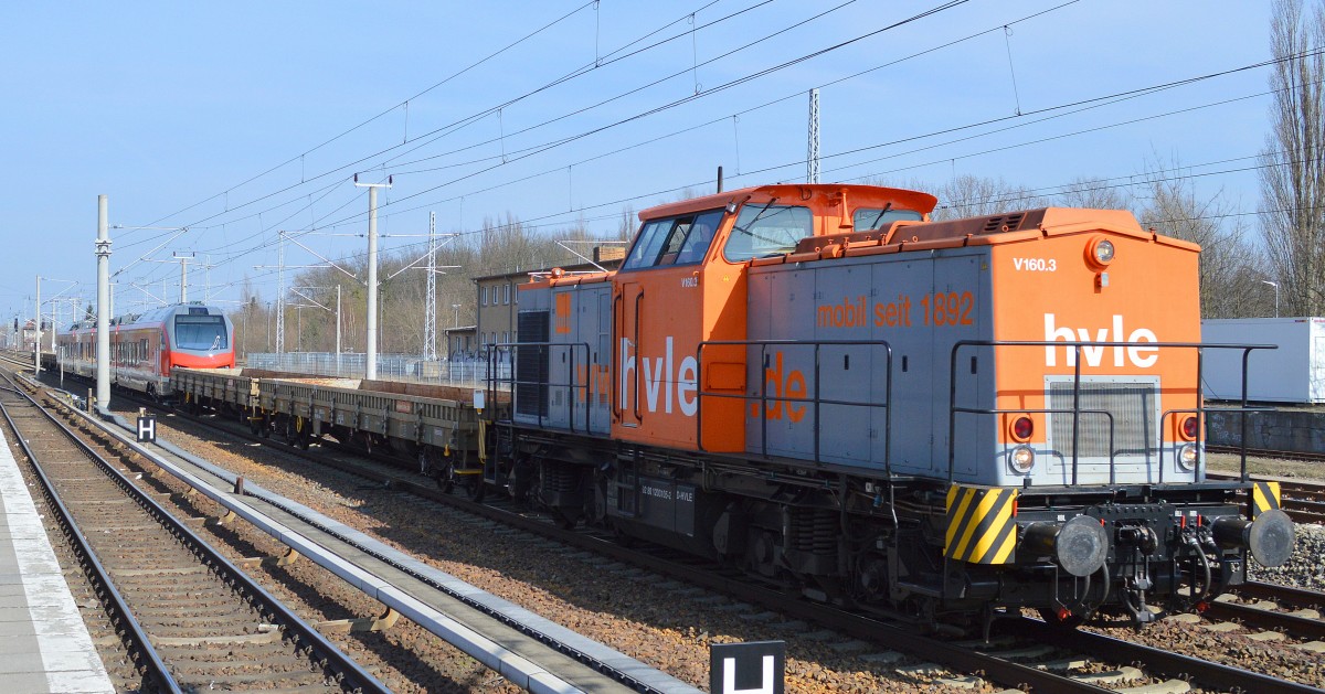 Wiedermal eine Stadler Überführung, diesmal der Triebzug 94 80 1428 014-3 D-DB für die DB Regio Region NRW Münster durch hvle V160.3 (203 105-2) am 23.03.15 Berlin-Blankenburg