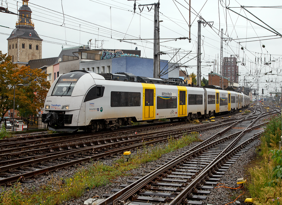 
Zwei gekuppelte Siemens Desiro ML II (elektrische Triebz�ge der Baureihe 460) der trans regio (MittelrheinBahn) als MRB 26   MittelrheinBahn  (Koblenz – Andernach – Remagen – Bonn – K�ln Messe/Deutz) am 30.09.2017 bei der Einfahrt in den Hauptbahnhof K�ln.