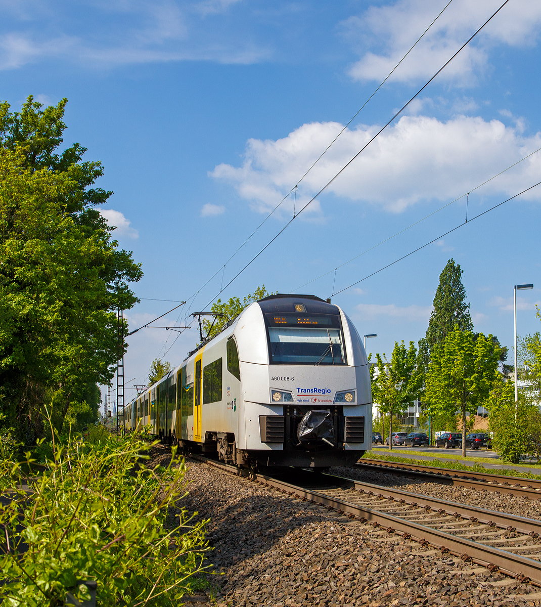 
Zwei gekuppelte Siemens Desiro ML II (BR 460) der trans regio (MittelrheinBahn) haben am 30.04.2019, als MRB 26 MittelrheinBahn (Köln Messe/Deutz - Koblenz), den Bf. Bonn UN Campus verlassen und fahren nun weiter in Richtung Koblenz.