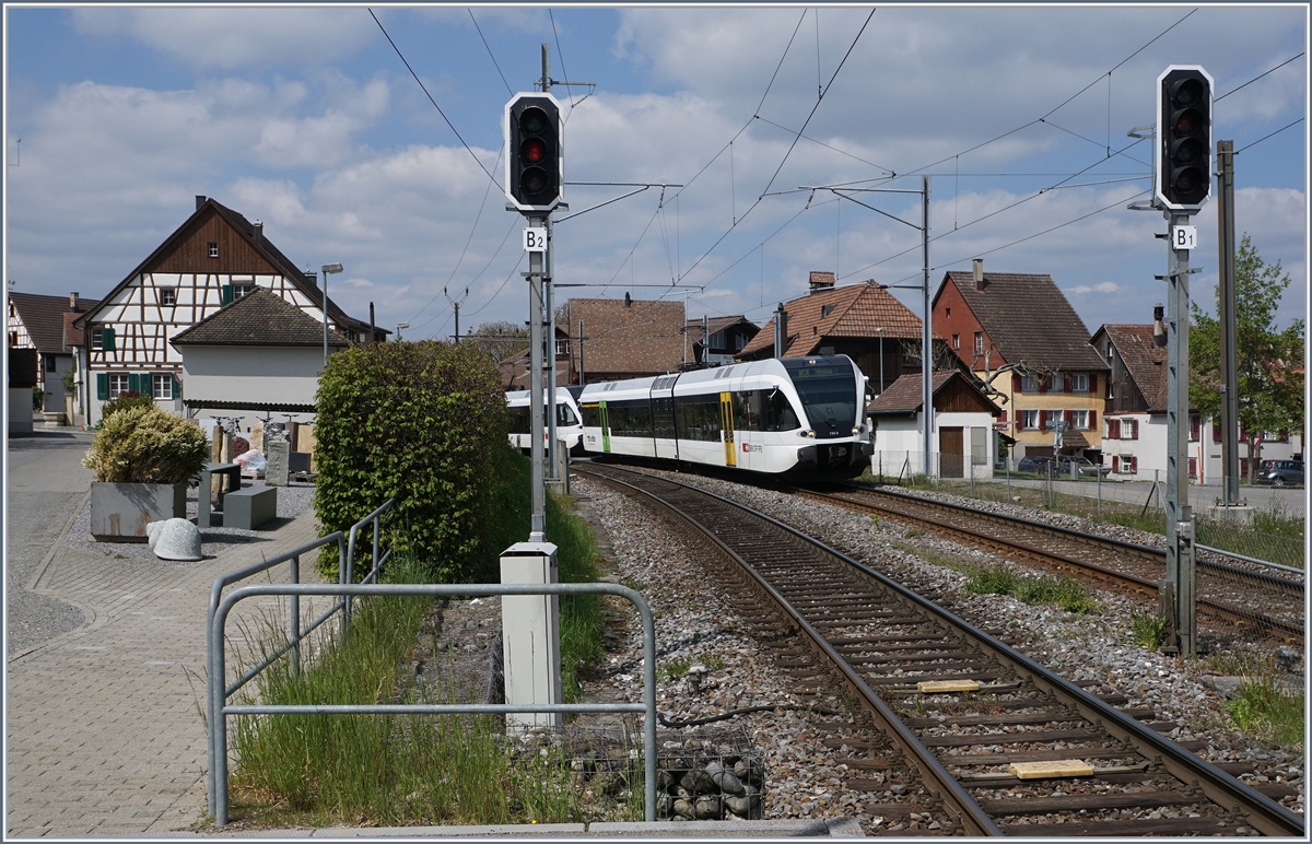 Zwei Thurbo GTW erreichten Berlingen. 
23. April 2017