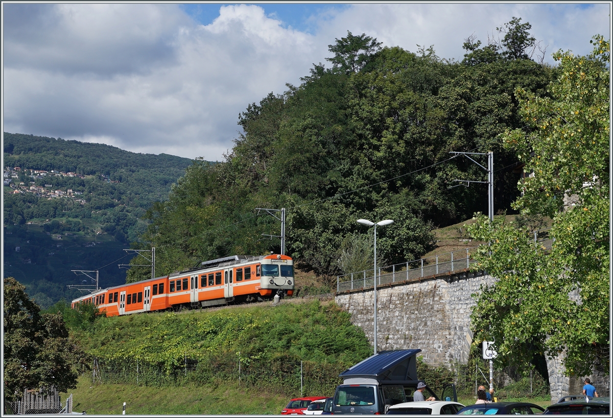 Zwischen Bioggio-Molinazzo und Cappella-Agnuzzo ist der FLP Be 4/12 25 auf der Fahrt nach Lugano.

21. September 2021