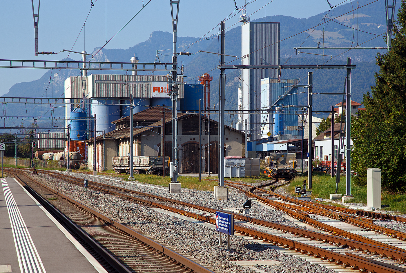 Blick auf das wohl ehemalige SBB Depot beim Bahnhof Bex(CH), hier am 10 September 2023.