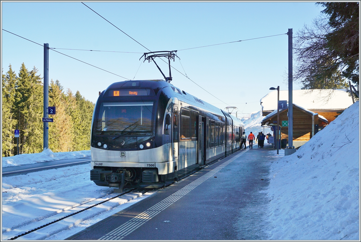 Der CEV MVR ABeh 2/6 7506 ist von Vevey kommend auf der Gipfelstation Les Pléiades angekommen. 

7. Februar 2023