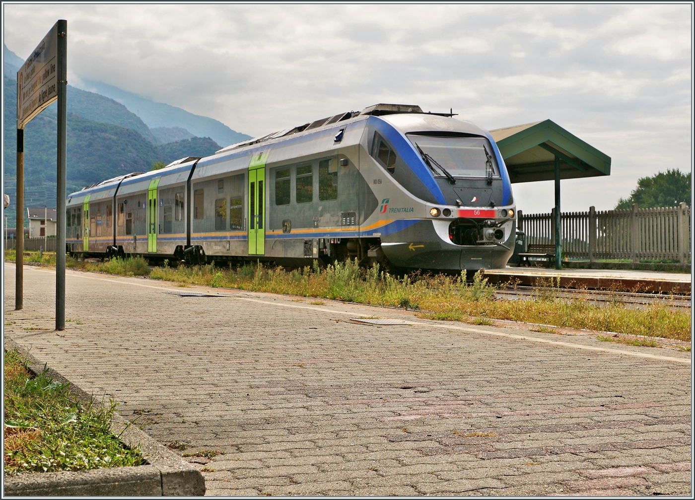 Der FS Trenitalia Aln 501/502 056 MD  Minuetto  beim Halt in Pont S.Martin.

17. Sept. 2023