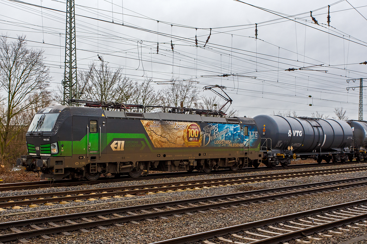 Die an die LTE Logistik- und Transport GmbH (Graz) vermietete Siemens Vectron MS 193 232 (91 80 6193 232-6 D-ELOC) der European Locomotive Leasing (Wien), mit Werbung „From Port 2 Port - 100.te Vectron für ELL - The Flying Dutchman„ fährt am 14 Februar 2024 mit einem Kesselwagenzug durch den Hauptbahnhof Hamm (Westfalen).

Die Siemens Vectron MS  wurde 2017 von Siemens Mobilitiy in München-Allach unter der Fabriknummer 22261 gebaut. Die Vectron MS in der A10-Version hat Zulassungen für Deutschland, Österreich, Niederlande, Slowakei, Polen, Tschechien und Ungarn (D/A/NL/SK/PL/CZ/H).