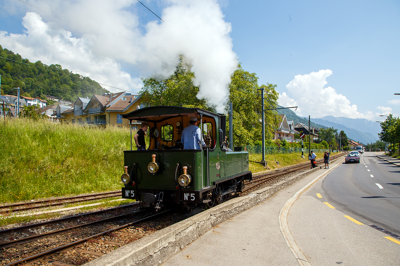 Sie hat uns am 27 Mai 2023 nach Blonay gebracht, die ex LEB G 3/3 Nr. 5  Bercher  (Lausanne–Echallens–Bercher-Bahn). Nun muss sie erst mal für die Rückfahrt zum Museum Chaulin wieder umsetzen.