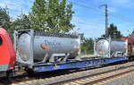 Französischer Drehgestell-Containertragwagen vom Einsteller Modalis SAS mit der Nr. 33 TEN 87 F-MXMU 4524 004-8 Sgnss in einem gemischten Güterzug am 12.08.25 Höhe Bahnhof Saarmund.