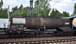 Drehgestell-Knickkesselwagen vom französischen Einsteller ATIR-RAIL mit deutscher Registrierung mit der Nr. 33 RIV 80 D-ATRR 7849 205-9 Zas-z für den Transport von Kreideschlamm (kein Gefahrgut) am 27.08.25 Höhe Bahnhof Schönefeld ...