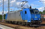 ITL - Eisenbahngesellschaft mbH, Dresden [D] mit der geleasten ATLU Lok  185 524-6  [NVR-Nummer: 91 80 6185 524-6 D-ITL] f�hrt zur �bernahme eines G�terzuges zur Abstellgruppe am Bahnhof Ruhland,