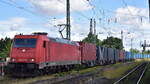 br-1856-traxx-f140-ac2/887546/ecco-rail-gmbh-wien-a-mit-der ecco-rail GmbH, Wien [A] mit der geleasten ATLU Lok '185 631-9' [NVR-Nummer: 91 80 6185 631-9 D-ATLU] und einem Containerzug am 07.07.25 Höhe Bahnhof Magdeburg-Neustadt.