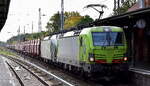 ArcelorMittal Eisenh�ttenstadt Transport GmbH Doppeltraktion, den geleasten Alpja Trains Vectron  193 555  [NVR-Nummer: 91 80 6193 555-0 D-ATLU] +   193 553  [NVR-Nummer: 91 80 6193 553-5 D-ATLU] mit Erzzug aus Ziltendorf EKO (leer) Richtung Hamburg am 15.10.26 Durchfahrt Bahnhof K�nigs Wusterhausen.