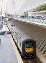 Die Gumminase SNCB/NMBS Triebzug AM 96 - 478 (AM = Automotrice) steht am 03.10.2014 im Bahnhof Lüttich-Guillemins zur Abfahrt bereit.