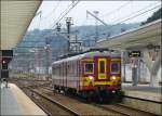 -Baujahr 1962 und noch unerm�dlich jeden Tag im Einsatz - Gibt es was Sch�neres, als der sauberen AM (Automotrice) 62 163 zuzuschaen, bei der Einfahrt in den Bahnhof Li�ge Guillemins? 22.08.2012