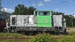 DB Regio AG mit ihrer Vossloh G6 (NVR: '98 80 0650 301-1 D-DB') rangiert einen Regionalzug mit '147 013' + Doppelstockzug im Gleisvorfeld Bahnhof Berlin Lichtenberg.