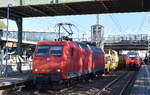 HSL Logistik GmbH, Hamburg [D] mit der geleasten BRLL Lok  145 090-7  [NVR-Nummer: 91 80 6145 090-7 D-BRLL] und einem Gleisbaumaschinenzug f�r STRABAG mit Schotterplaniermaschine + Gleisstopfmaschine am Haken am 24.08.26 Durchfahrt Bahnhof Berlin-Hohensch�nhausen.