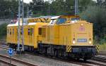 Diverse Gleisbaufahrzeuge und-maschinen/296705/db-netz-mit-203-301-7-und DB Netz mit 203 301-7 und ORT 708 324-9 am Haken am 01.10.13 Berlin-Springpfuhl.