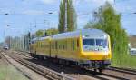 DB Netz Instandhaltung mit Schienenprüfzug 1 geschoben von 218 392-9, vornedran der Steuerwagen Fahrwegmessung (9980-9360 003-4) am 29.04.15 Berlin-Karow.