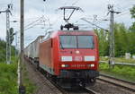 145 027-9 mit KLV-Zug (DB SCHENKER Trailer) am 23.06.17 Berlin-Hohenschönhausen.