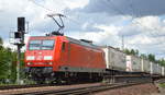 145 055-0 mit KLV-Zug (DB SCHENKER Tailer) am 28.07.17 Berlin-Wuhlheide.