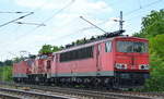 BR 155/584673/lokzug-143-558-5-mit-298-317-9 Lokzug, 143 558-5 mit 298 317-9 + 155 222-3 am Haken am 22.05.17 Berlin-Wuhlheide.