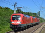 Interessanter ungewöhnlicher Lokzug, 182 020-8 mit 182 023-2 + 112 ???-? + 112 188 am 02.06.17 Durchfahrt Bf. Berlin-Hohenschönhausen.