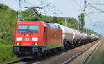 185 298-7 mit Ganzzug Gasdruckkesselwagen am 06.07.17 Berlin-Hohenschönhausen.