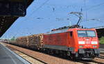 BR 189/528667/189-013-6-mit-gemischtem-gueterzug-am 189 013-6 mit gemischtem Güterzug am 29.07.16 Bf. Flughafen Berlin-Schönefeld.