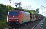 189 012-8 mit PKW-Transportzug (leer) am 06.08.17 Berlin-Hohenschönhausen.