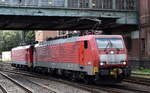DB Cargo AG, Mainz [D] mit der Doppeltraktion  189 046-6  [NVR-Nummer: 91 80 6189 046-6 D-DB] +  189 029-2  [NVR-Nummer: 91 80 6189 029-2 D-DB] Richtung Hansaport am 28.07.26 H�he Bahnhof Hamburg-Harburg.