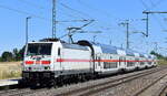 DB Fernverkehr AG [D] mit ihrer '146 563-2' [NVR-Nummer: 91 80 6146 563-2 D-DB] und einem IC Richtung Magdeburg Hbf. am 01.07.25 Höhe Bahnhof Rodleben.
